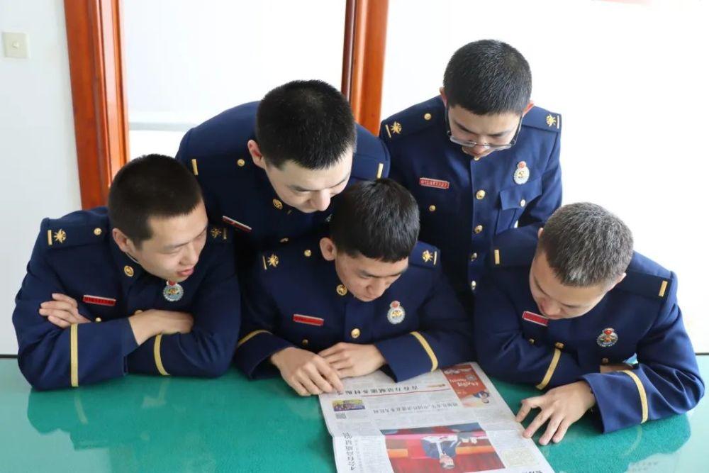 苹果型身材选择什么样上衣时尚又显瘦？有没有平价推荐？游戏画面